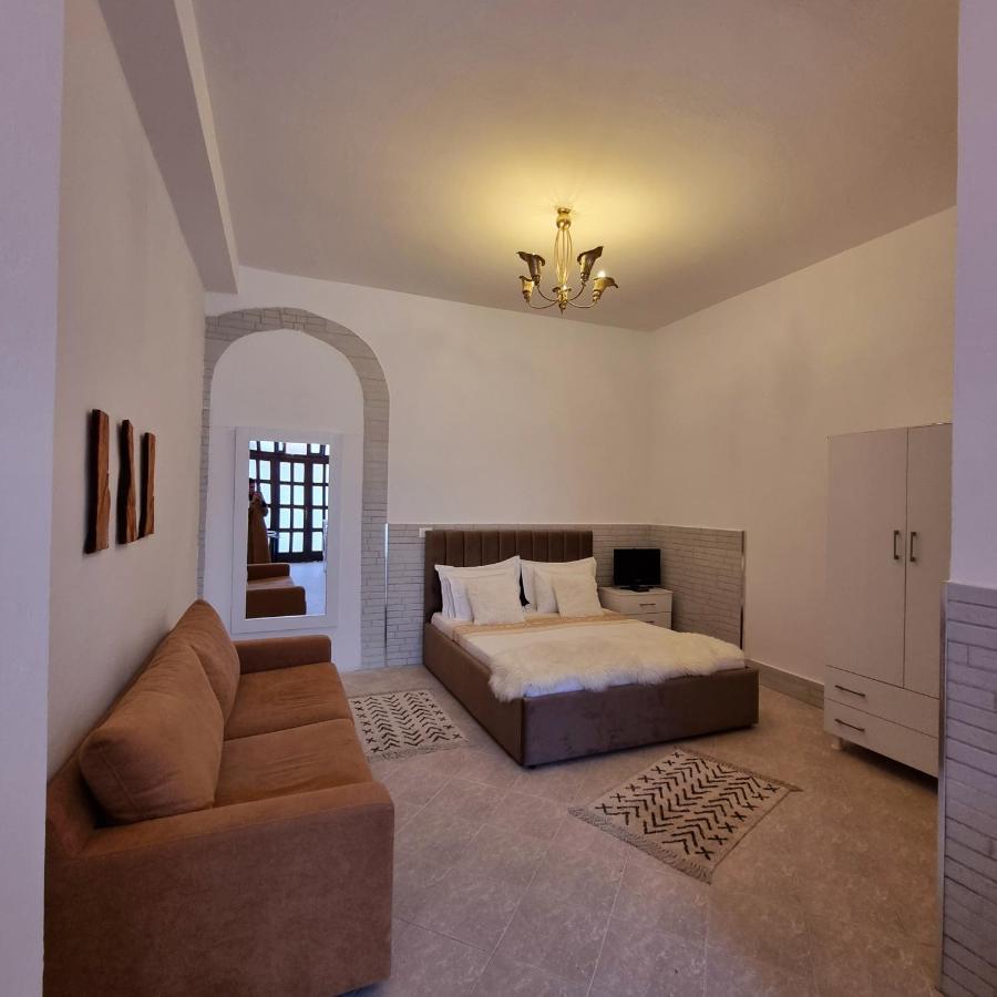 Green Villa Vlorë Buitenkant foto